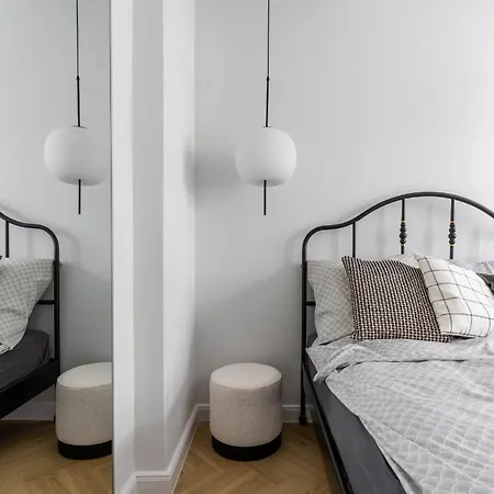 Monciak Comfort - Hipodrom By Oneapartments ソポト